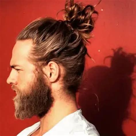 Man Bun : ce que vous devez savoir sur ce chignon masculin